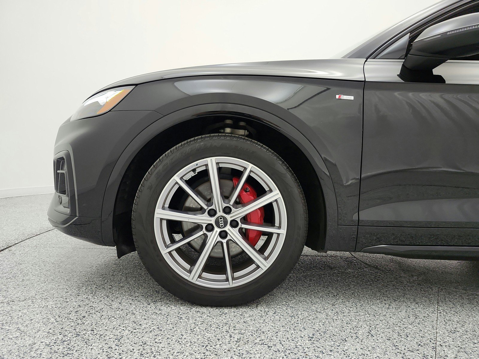 Used 2024 Audi Q5 e Premium Plus w/ Premium Plus Package AWD/4WD image 18