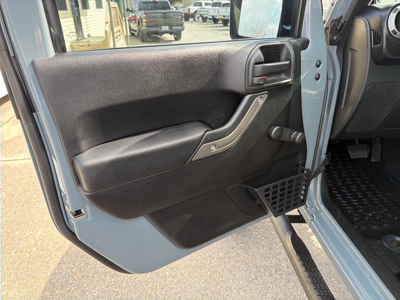 Used 2014 Jeep Wrangler Unlimited Sport image 16