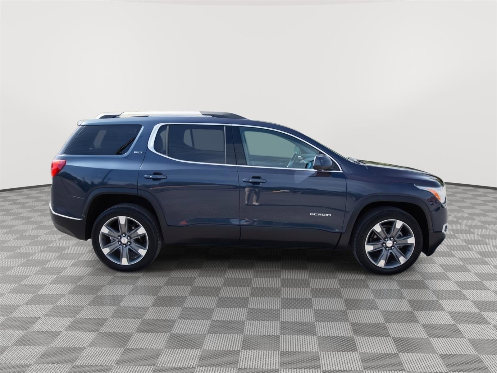 Used 2018 GMC Acadia SLT AWD/4WD image 4