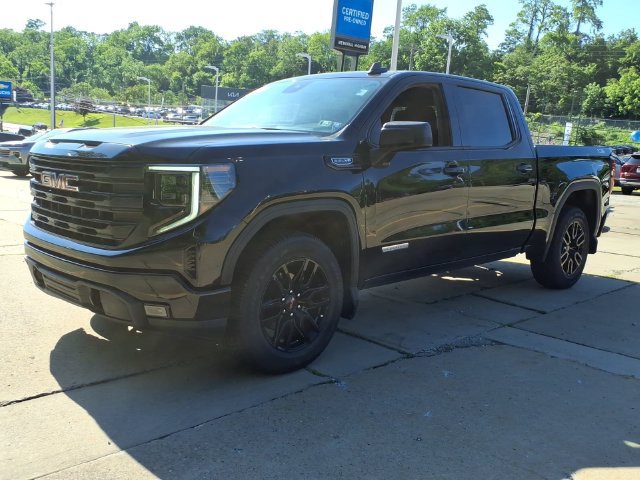 Used 2023 GMC Sierra 1500 Elevation w/ X31 Off-Road Package AWD/4WD image 4