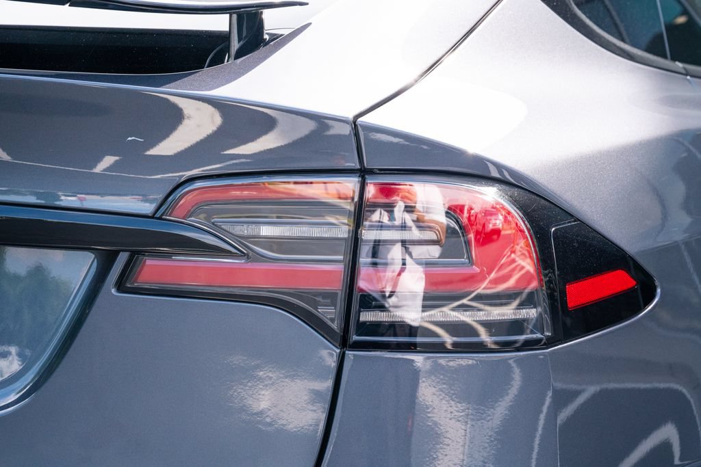 Used 2023 Tesla Model X AWD/4WD image 11