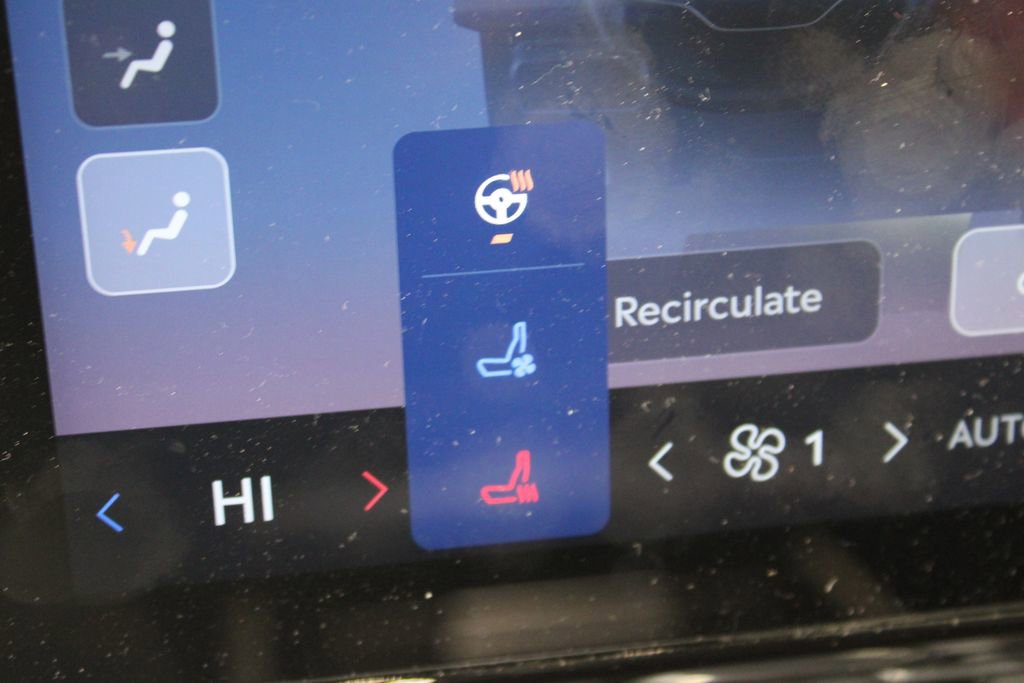 Used 2024 Lincoln Nautilus Reserve image 35