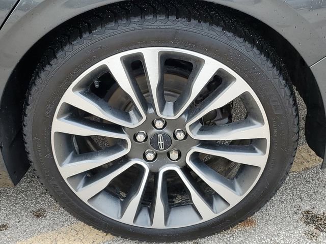 Used 2019 Lincoln Continental Select w/ Continental Climate Package image 32