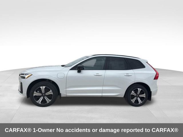 Used 2025 Volvo XC60 T8 Core w/ Climate Package image 3