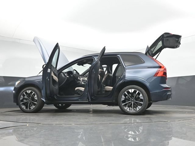 New 2026 Volvo XC60 T8 Plus w/ Climate Package PRO AWD/4WD image 47