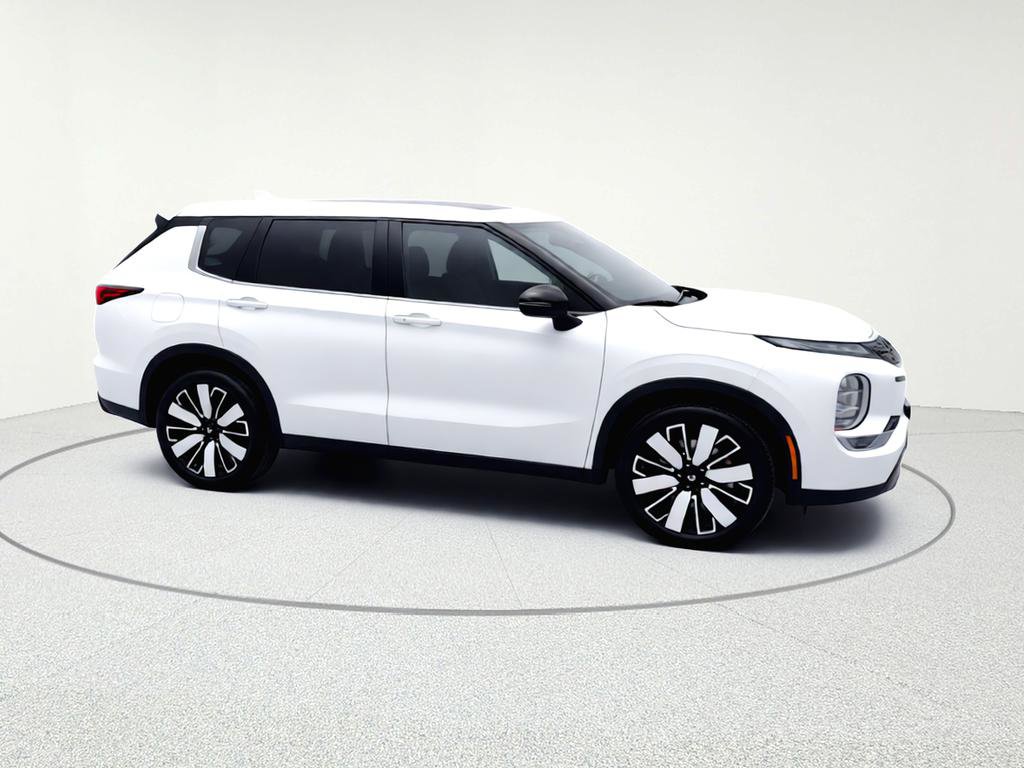 Used 2022 Mitsubishi Outlander SE image 8