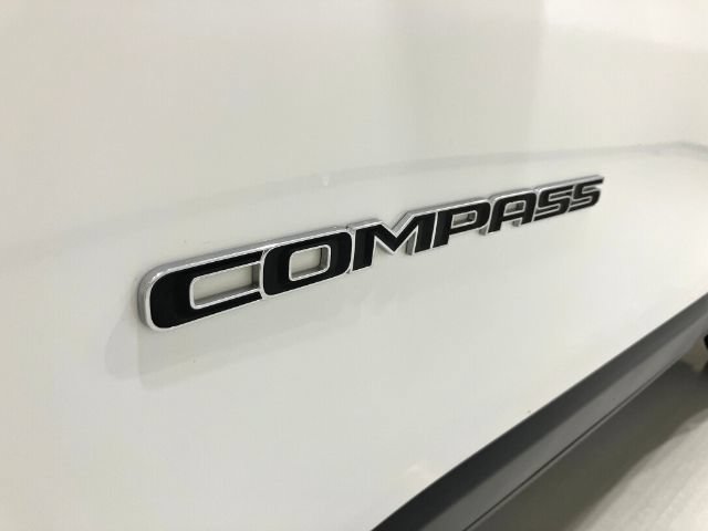 Used 2025 Jeep Compass Limited AWD/4WD image 17