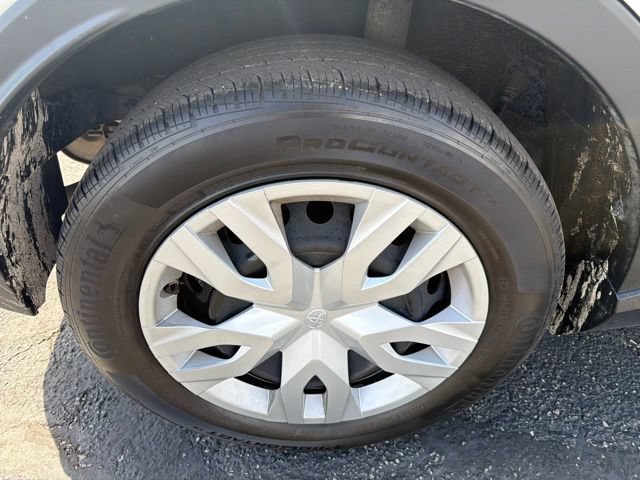 Used 2019 Toyota C-HR LE FWD image 26