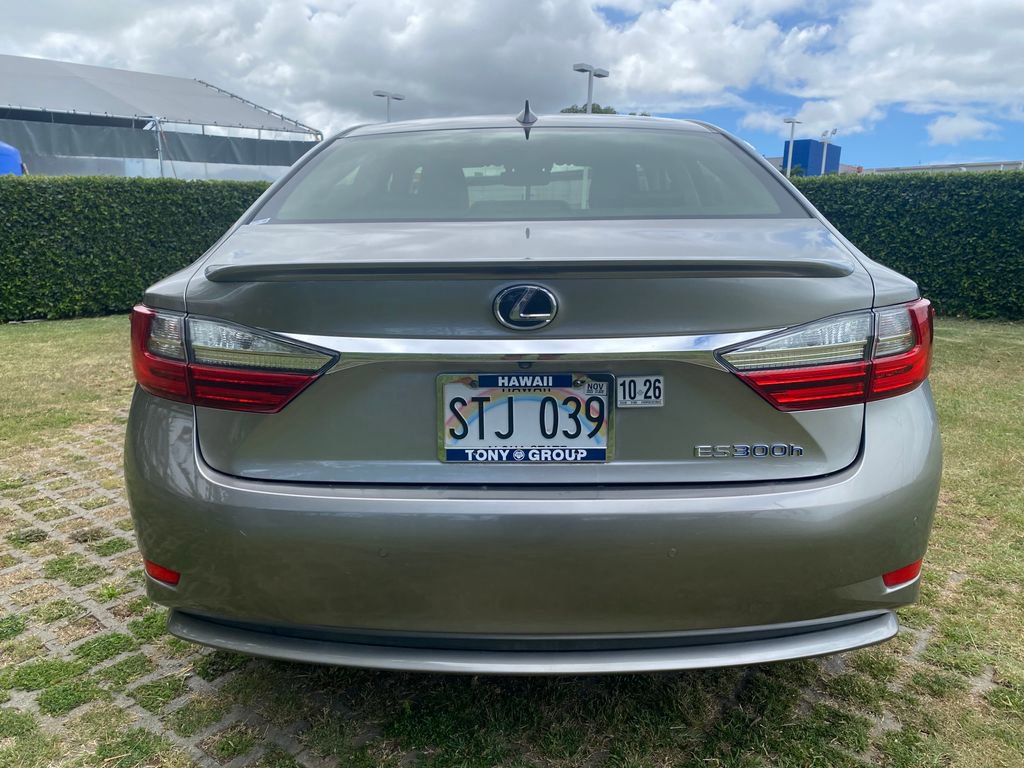 Used 2016 Lexus ES 300h FWD image 6