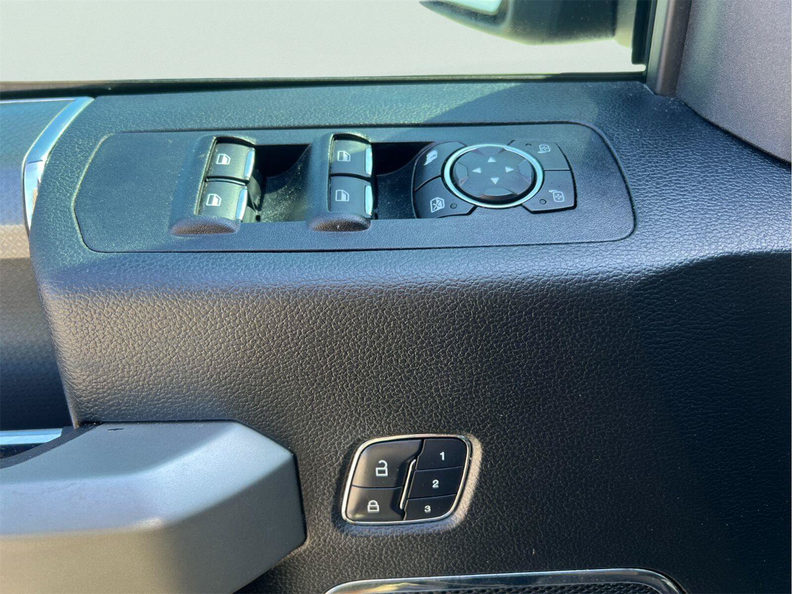 Used 2017 Ford F150 Lariat RWD image 16