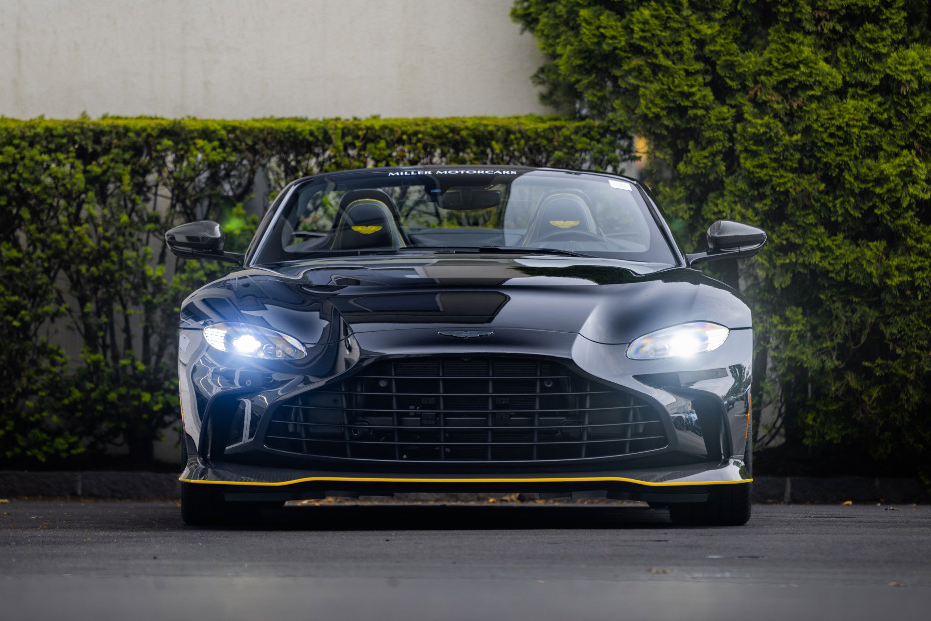 Used 2023 Aston Martin V12 Vantage Roadster image 39