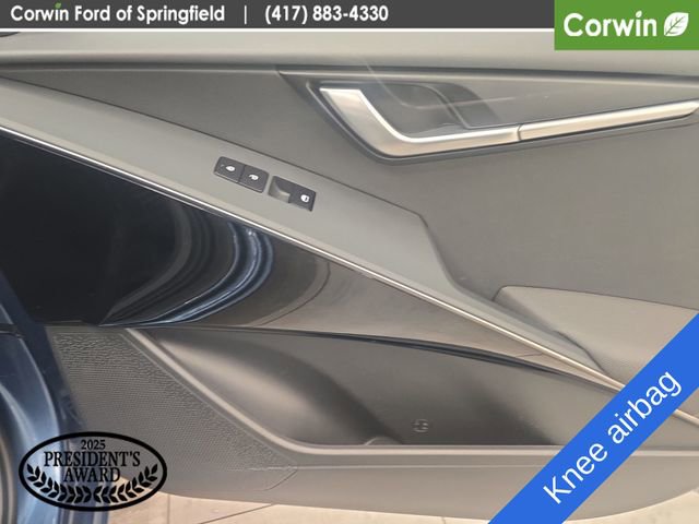 Used 2023 Kia Niro EX w/ EX Cold Weather Package FWD image 11