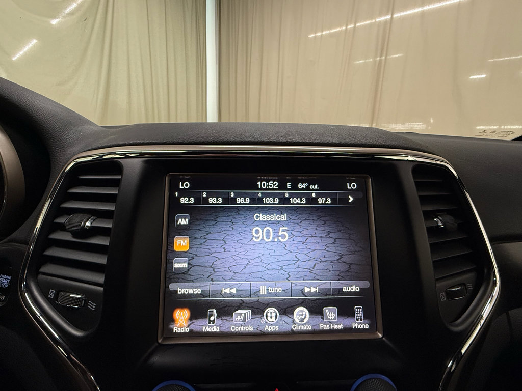 Used 2017 Jeep Grand Cherokee Laredo w/ Quick Order Package 23E AWD/4WD image 35