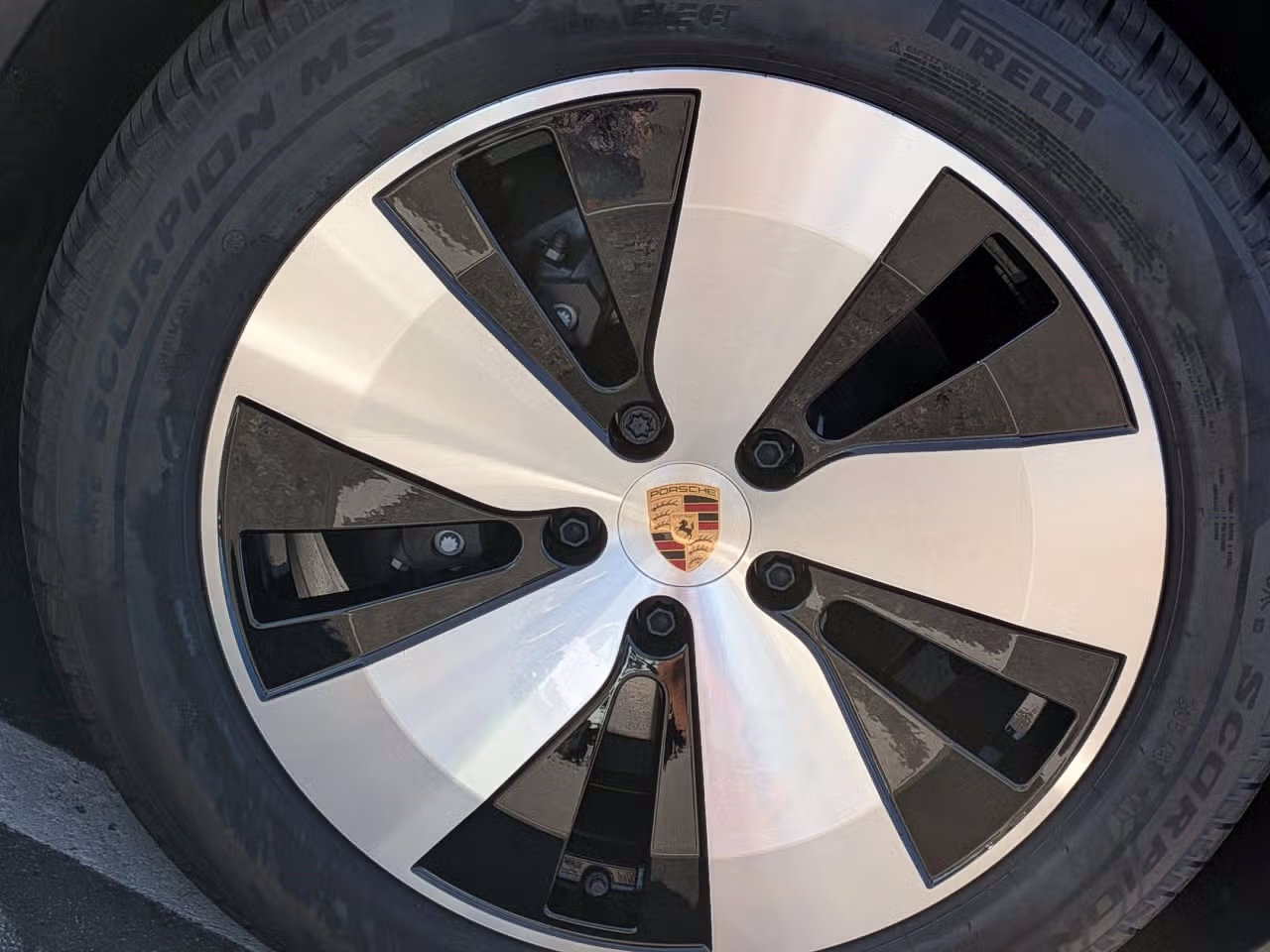 Certified 2026 Porsche Macan Electric RWD image 12