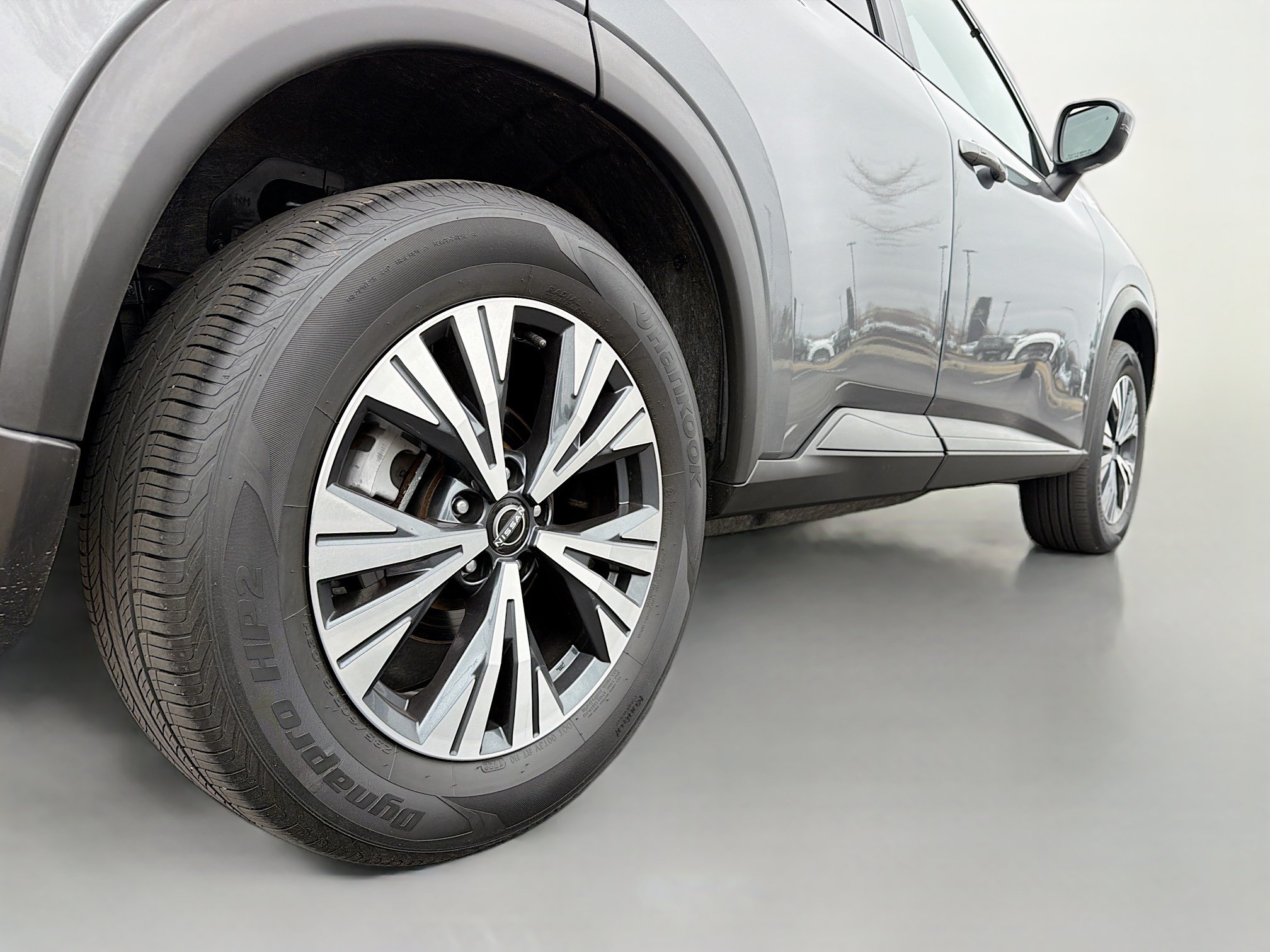 Used 2022 Nissan Rogue SV AWD/4WD image 14