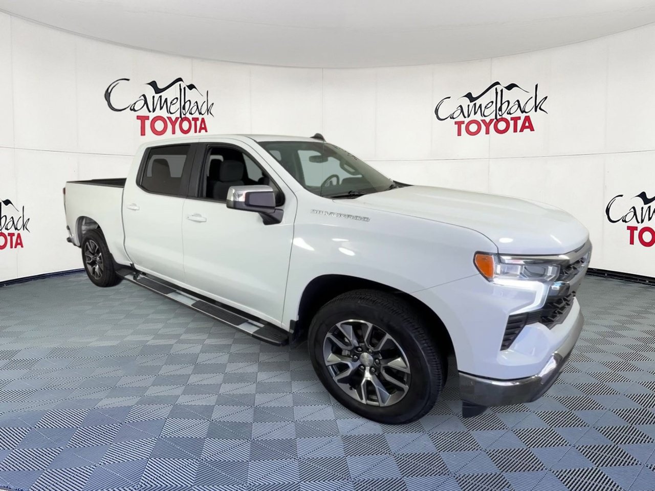 Used 2022 Chevrolet Silverado 1500 LT RWD image 5