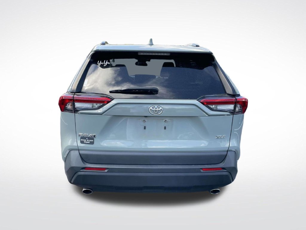 Used 2019 Toyota RAV4 XLE Premium w/ Cold Weather Package FWD image 5