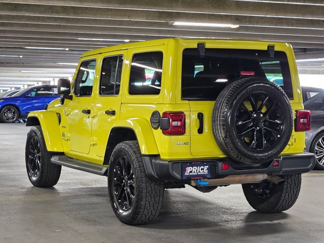 Used 2022 Jeep Wrangler Unlimited Sahara w/ Cold Weather Group AWD/4WD image 7