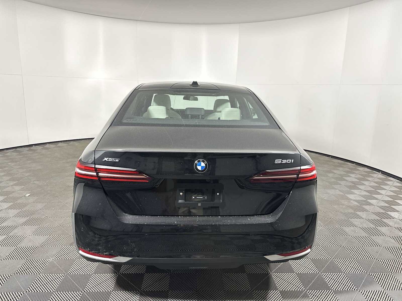 New 2026 BMW 530i xDrive image 2