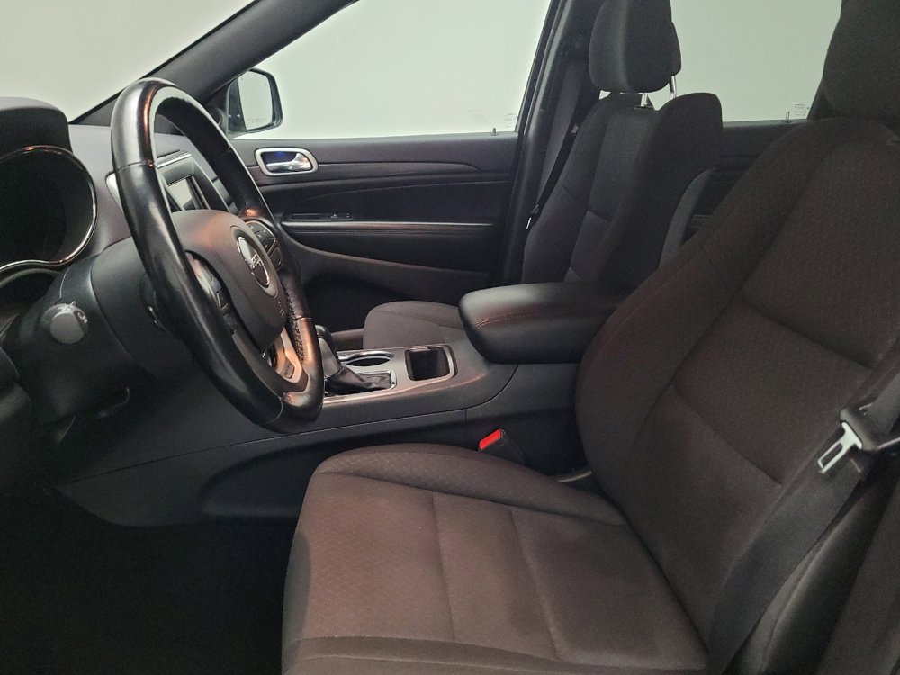 Used 2020 Jeep Grand Cherokee Laredo w/ Security & Convenience Group image 17