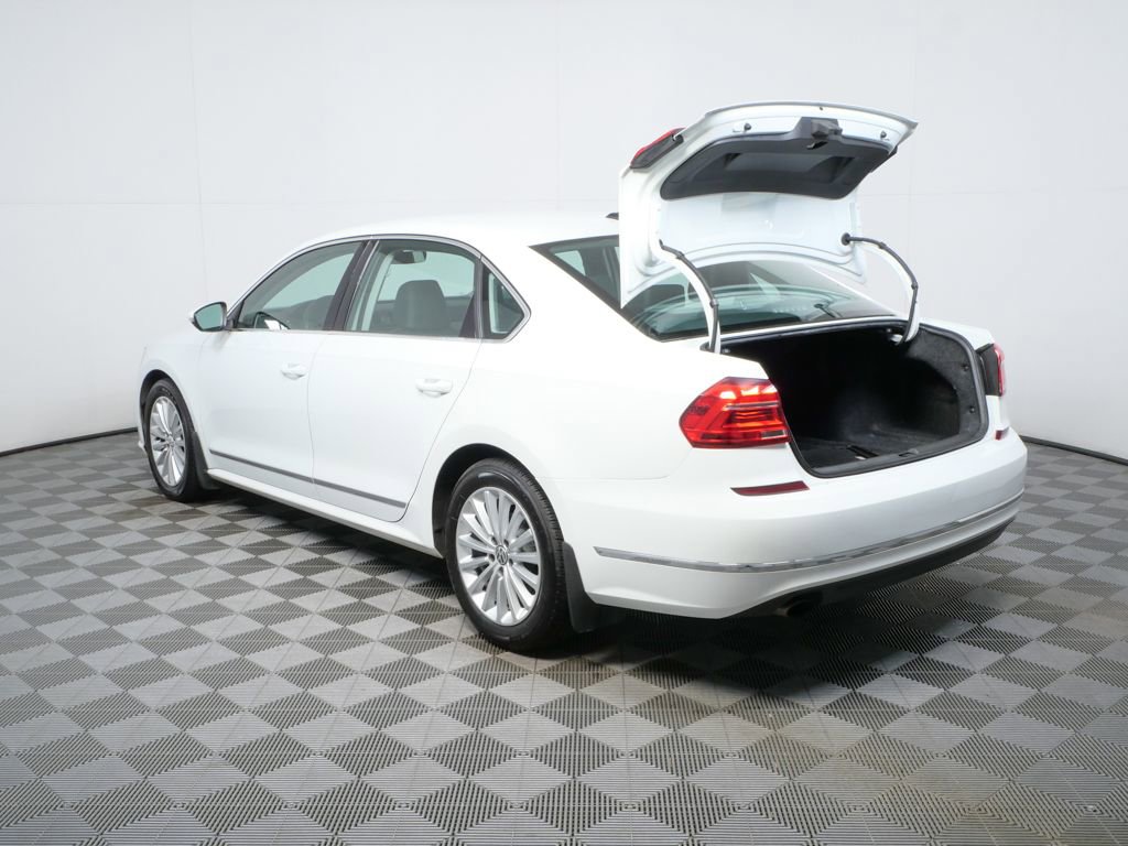 Used 2016 Volkswagen Passat 1.8T SE image 30