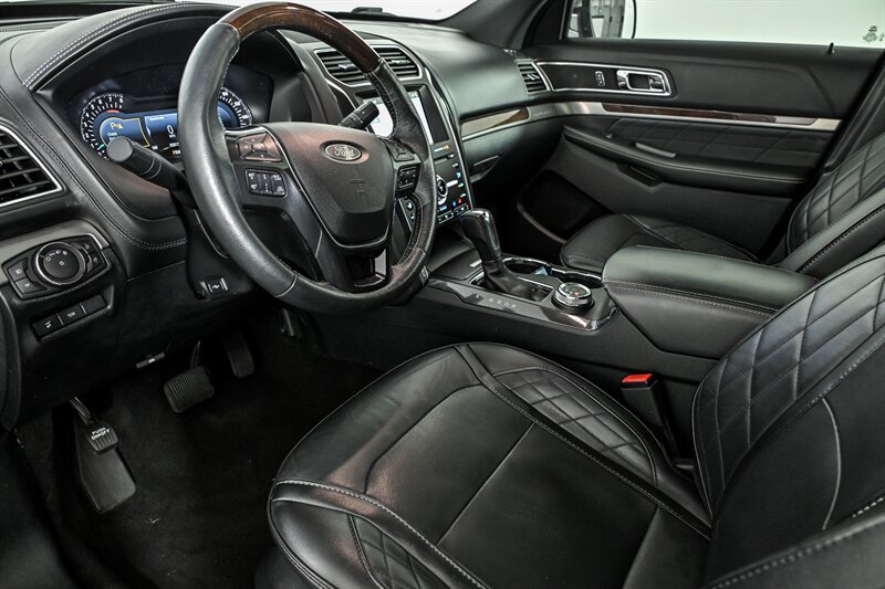 Used 2019 Ford Explorer Platinum AWD/4WD image 15