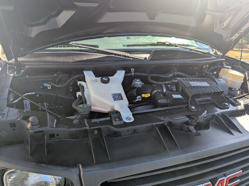 Used 2017 GMC Savana 2500 RWD image 18