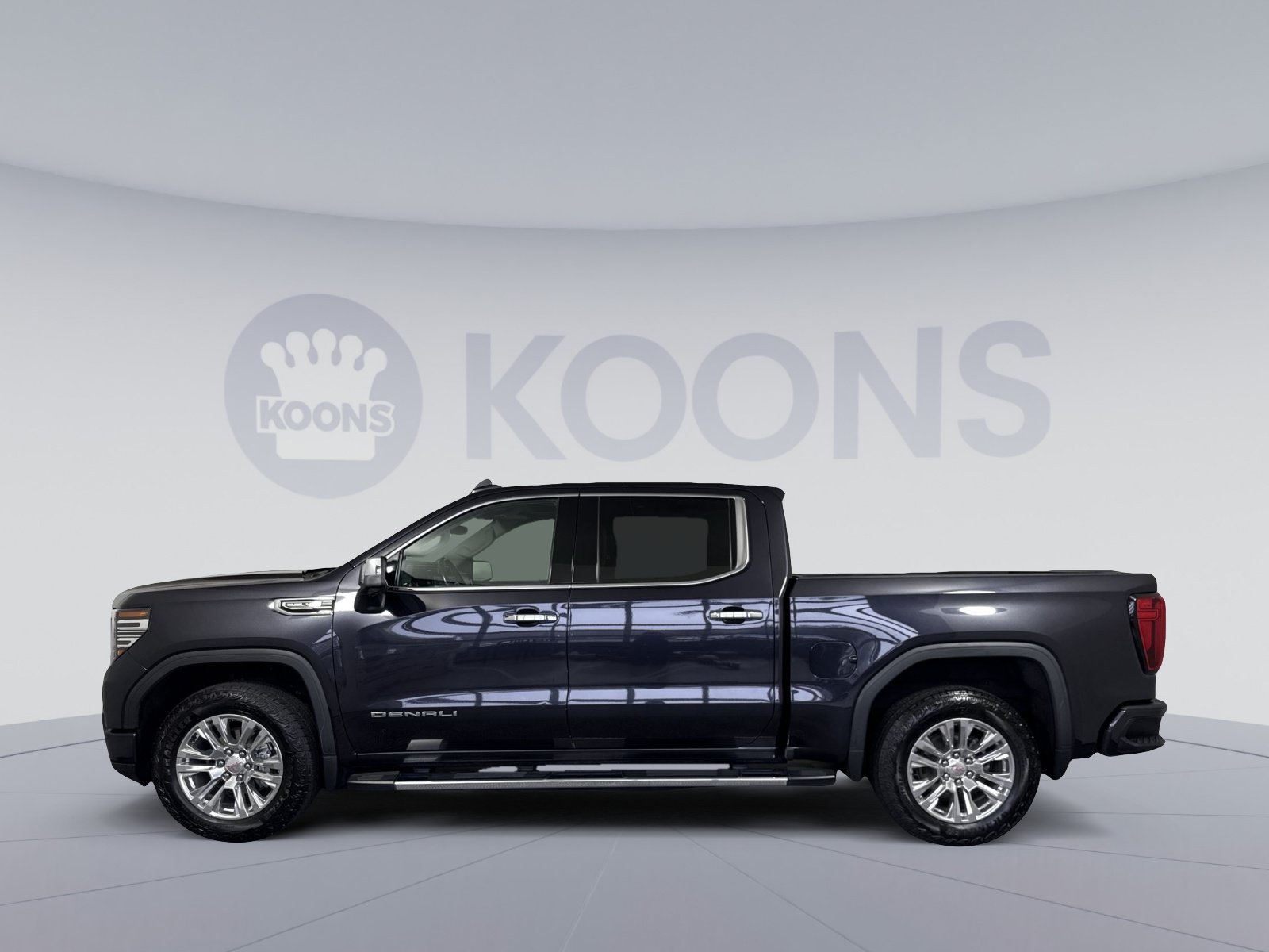 Used 2023 GMC Sierra 1500 Denali w/ Technology Package AWD/4WD image 2
