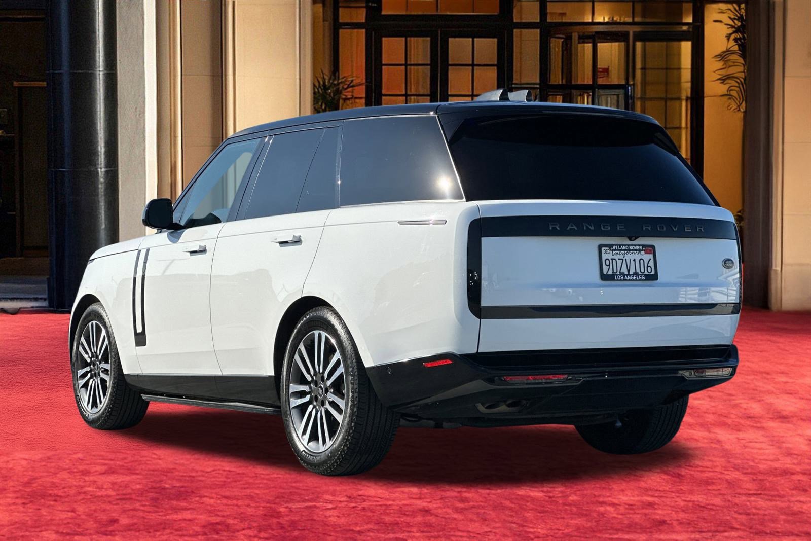 Used 2023 Land Rover Range Rover SE image 4