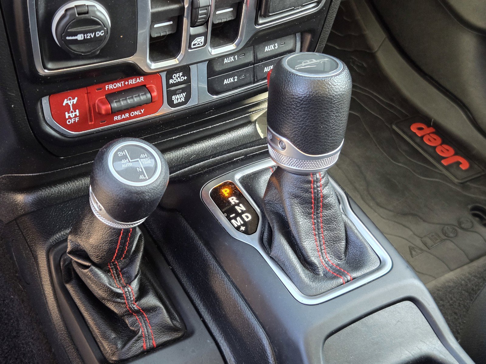 Used 2021 Jeep Gladiator Rubicon w/ Cold Weather Group AWD/4WD image 21