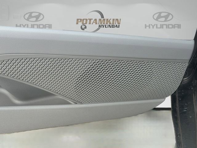 New 2026 Hyundai Elantra SE image 18
