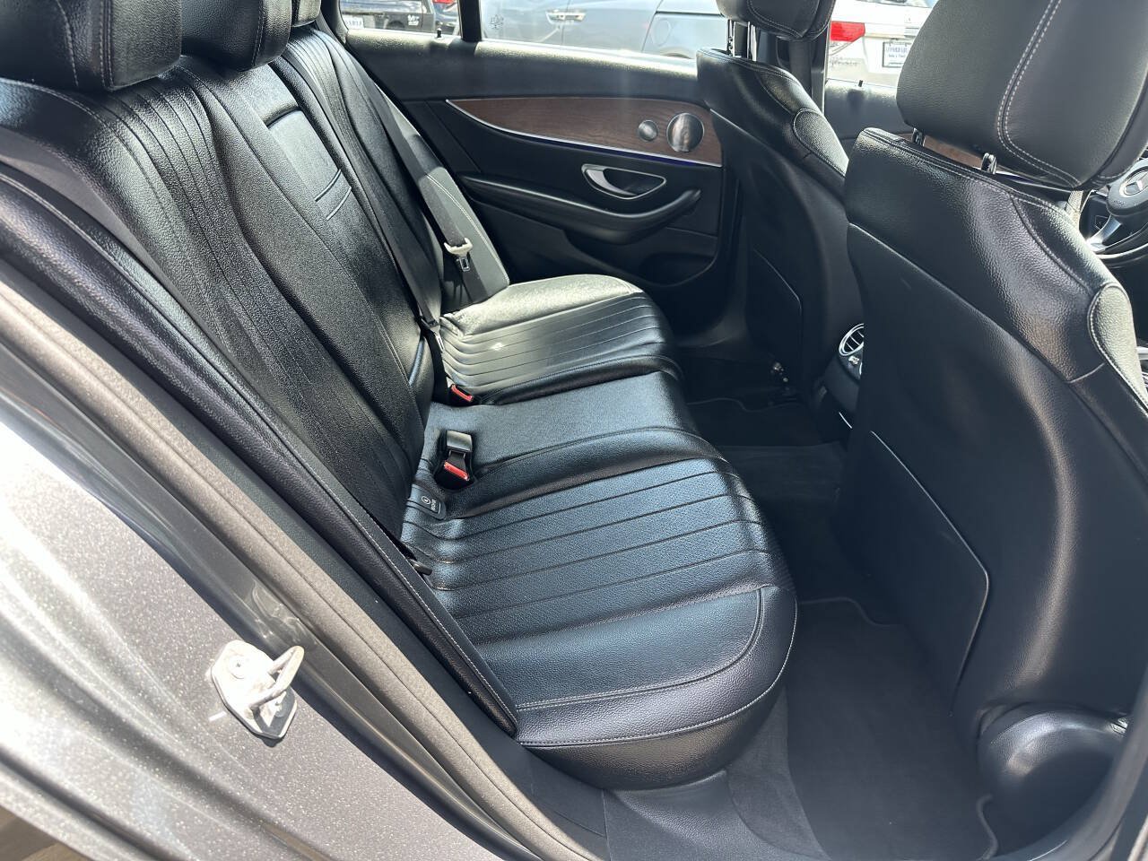 Used 2017 Mercedes-Benz E 300 4MATIC image 19