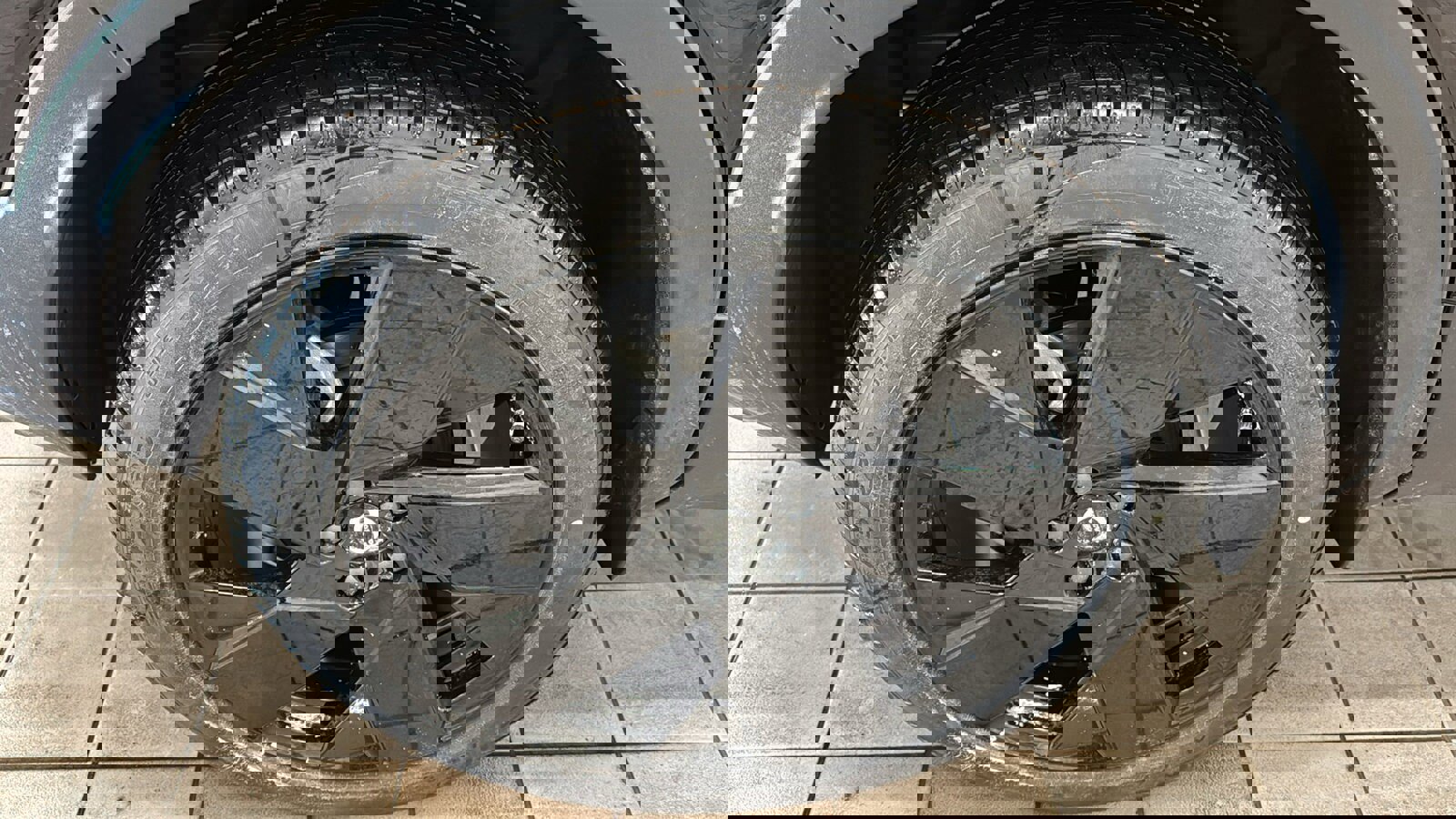 Used 2026 Volvo XC40 B5 Ultra w/ Protection Package Premier image 31