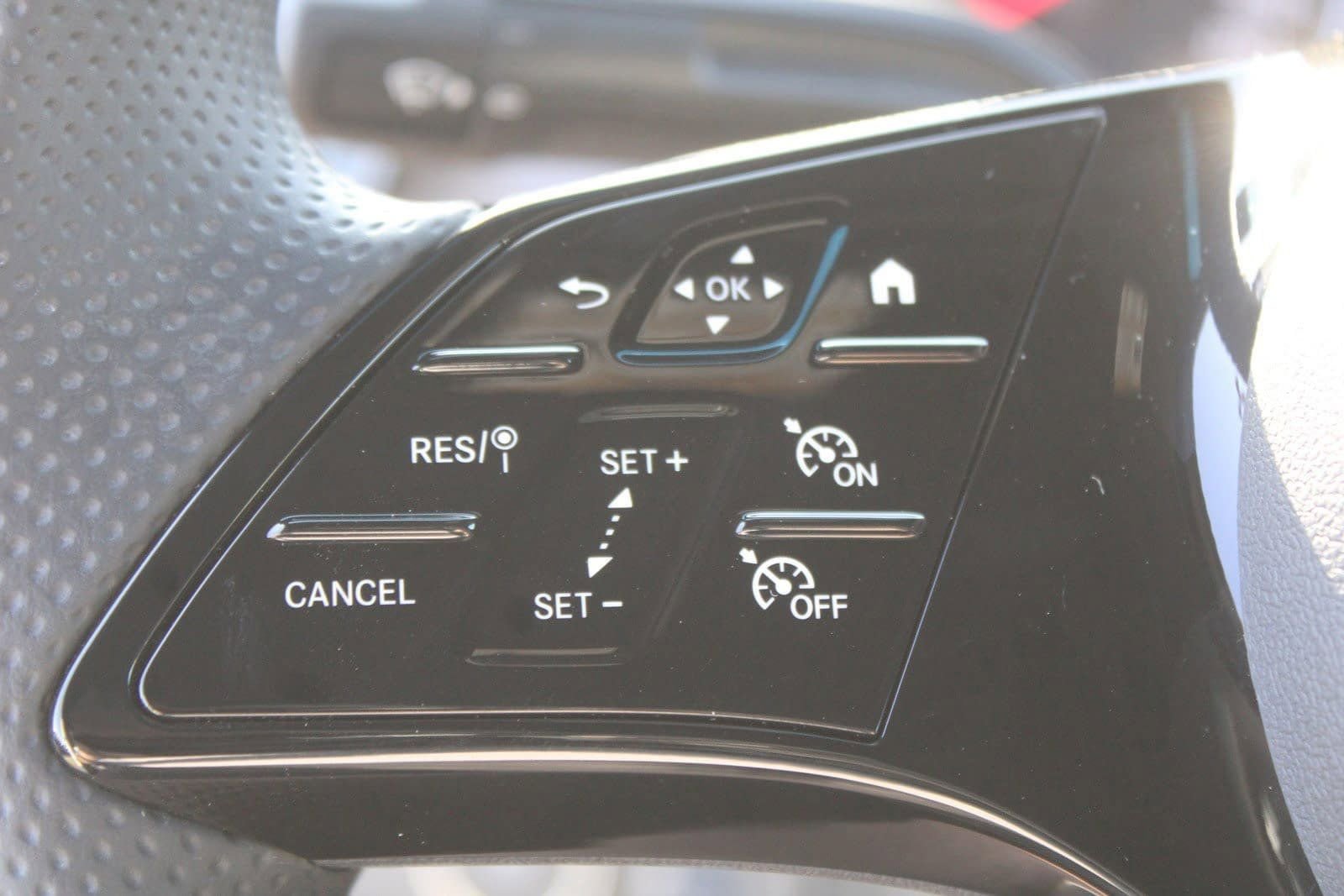 Used 2025 Mercedes-Benz Sprinter 2500 image 16