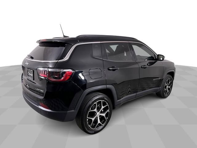 Used 2024 Jeep Compass Limited image 16