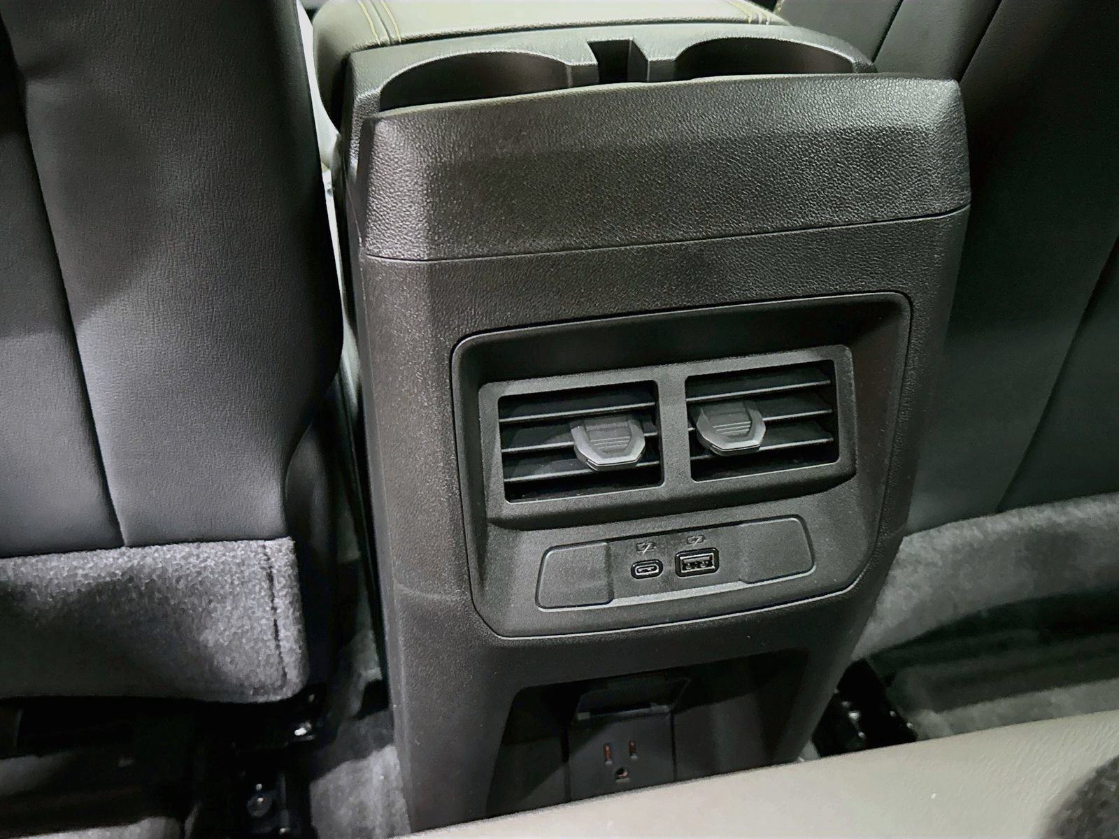 New 2026 Chevrolet Colorado ZR2 w/ Technology Package AWD/4WD image 29
