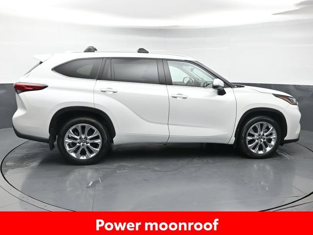 Used 2022 Toyota Highlander Limited AWD/4WD image 8
