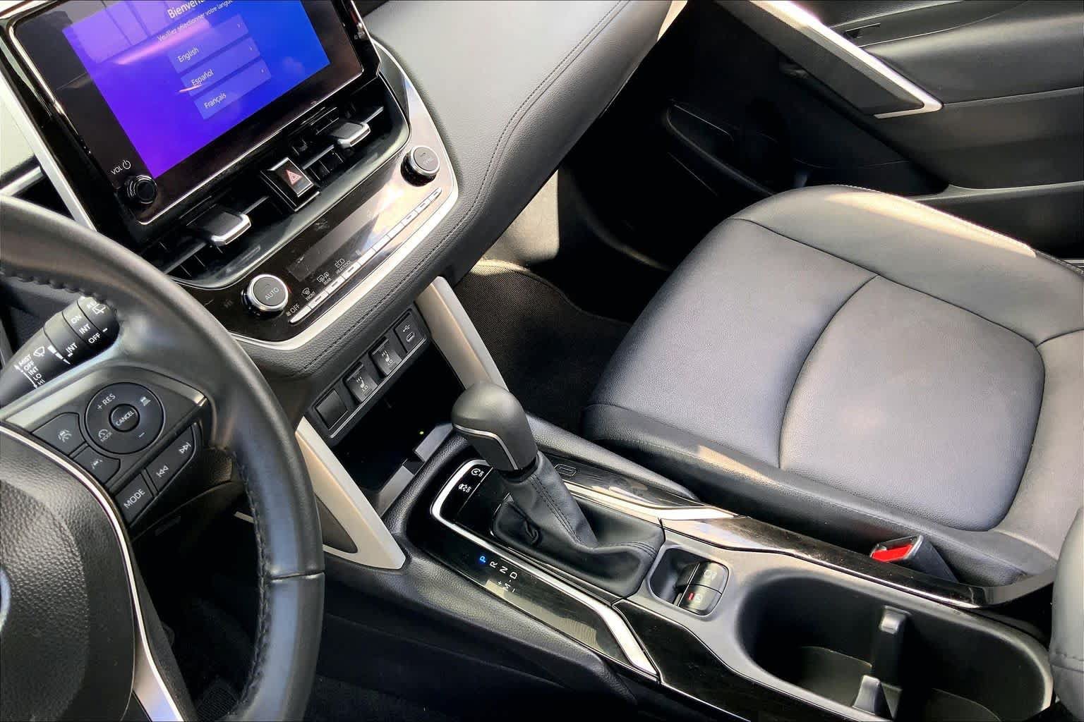 Used 2025 Toyota Corolla Cross XLE FWD image 16