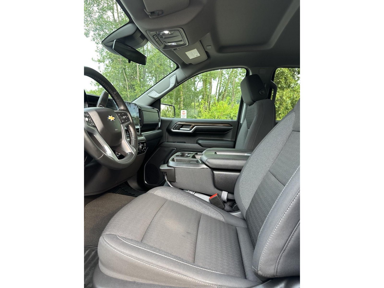 Used 2024 Chevrolet Silverado 1500 LT AWD/4WD image 11