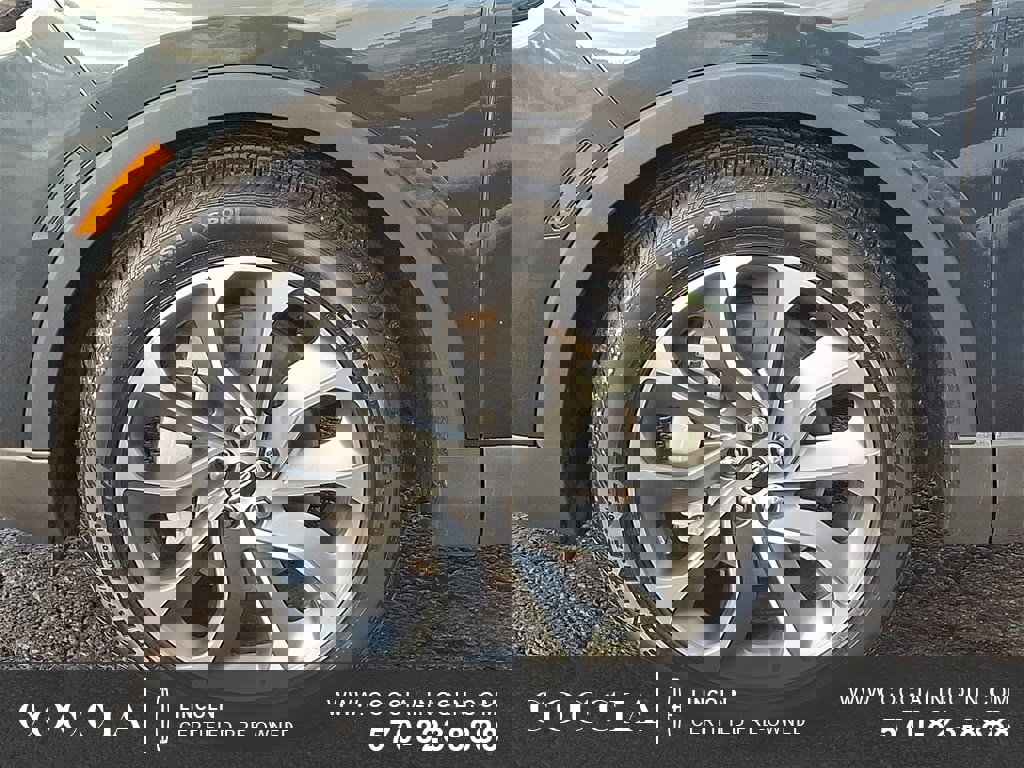 Certified 2022 Lincoln Nautilus Reserve image 8