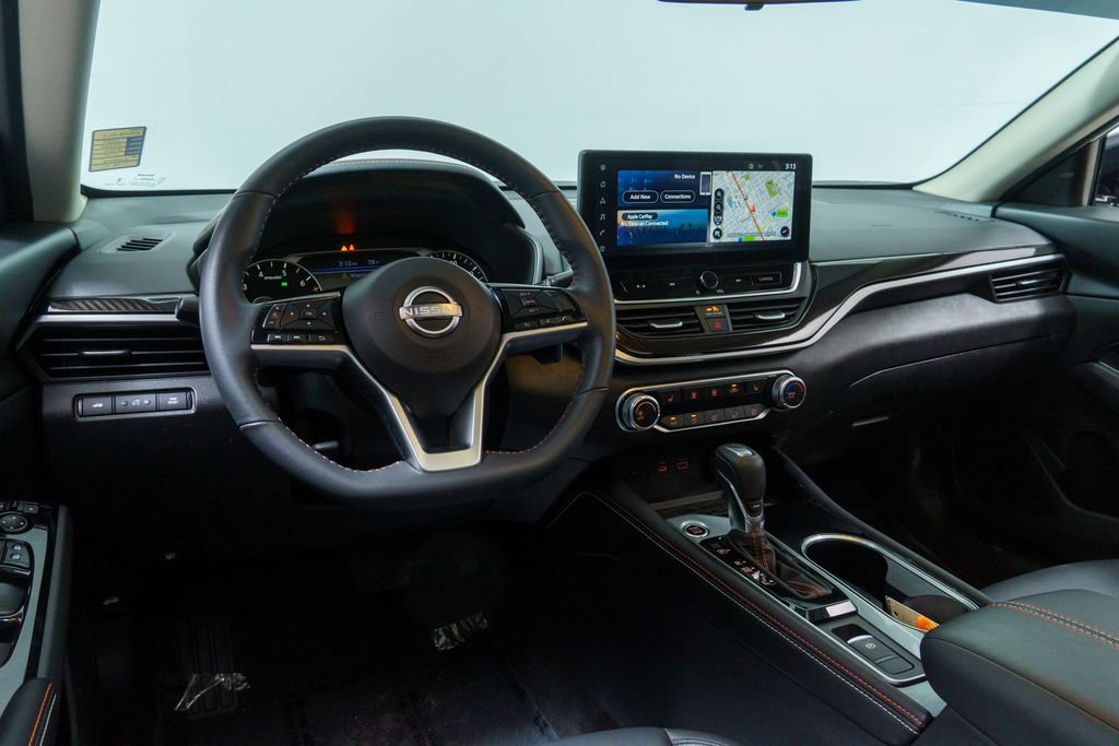 Used 2024 Nissan Altima 2.5 SR w/ SR Premium Package AWD/4WD image 14
