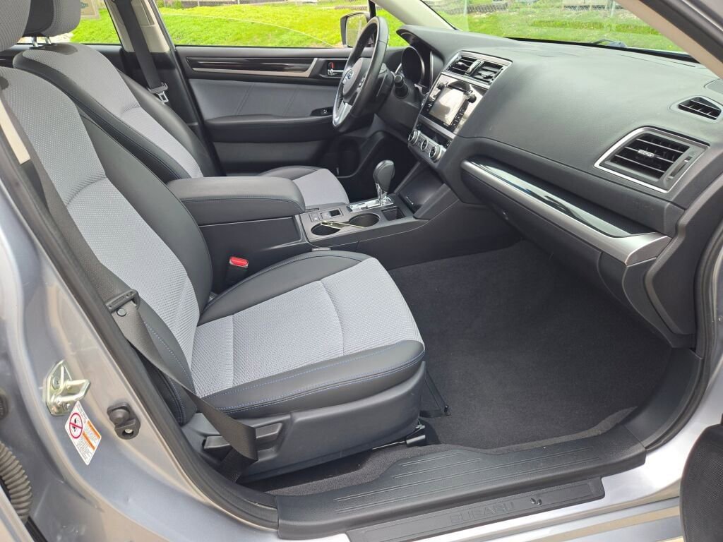 Used 2017 Subaru Legacy 2.5i Sport AWD/4WD image 6