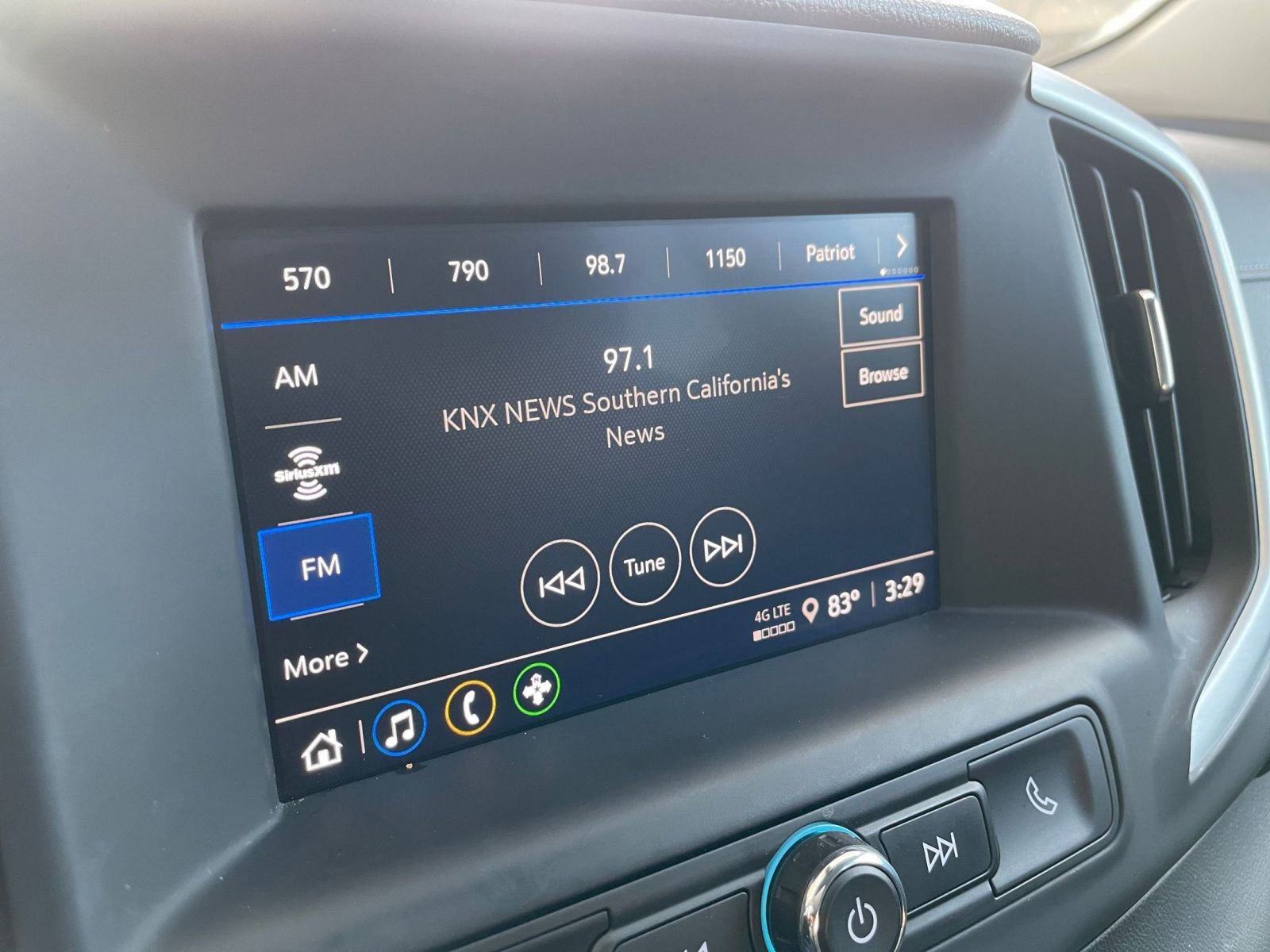 Used 2024 GMC Terrain SLE image 21