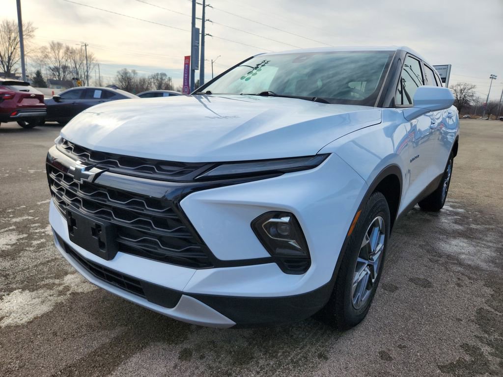 Certified 2023 Chevrolet Blazer LT w/ Driver Confidence Package FWD image 3