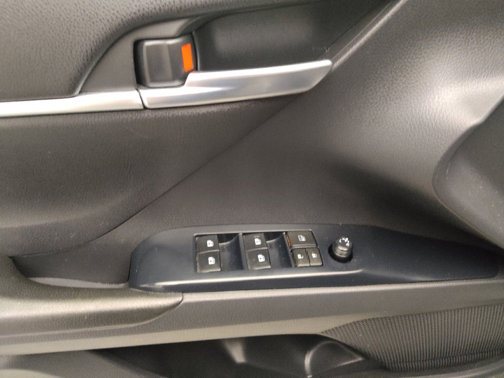 Used 2018 Toyota Camry LE w/ Convenience Package FWD image 27