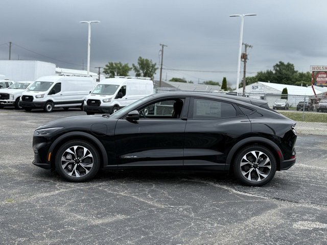 New 2025 Ford Mustang Mach-E Select image 4