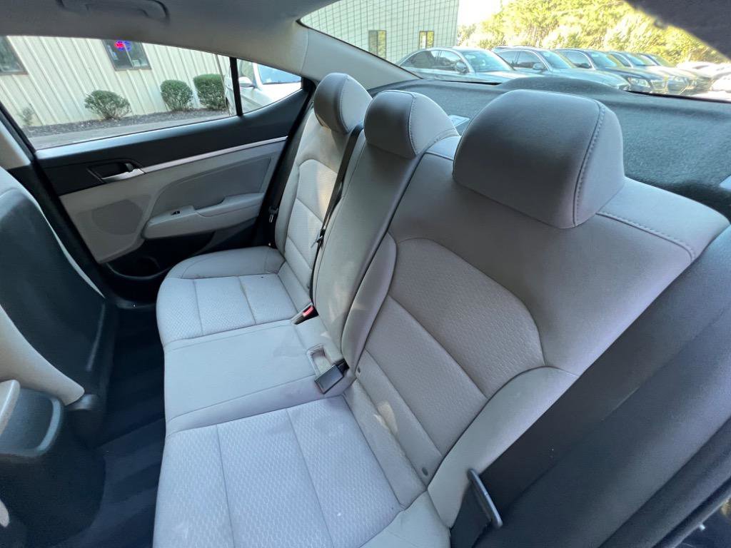 Used 2019 Hyundai Elantra SEL image 18