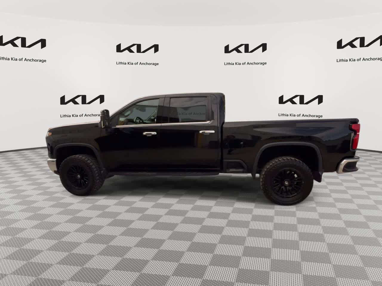 Used 2024 Chevrolet Silverado 2500 LTZ w/ LTZ Convenience Package AWD/4WD image 6