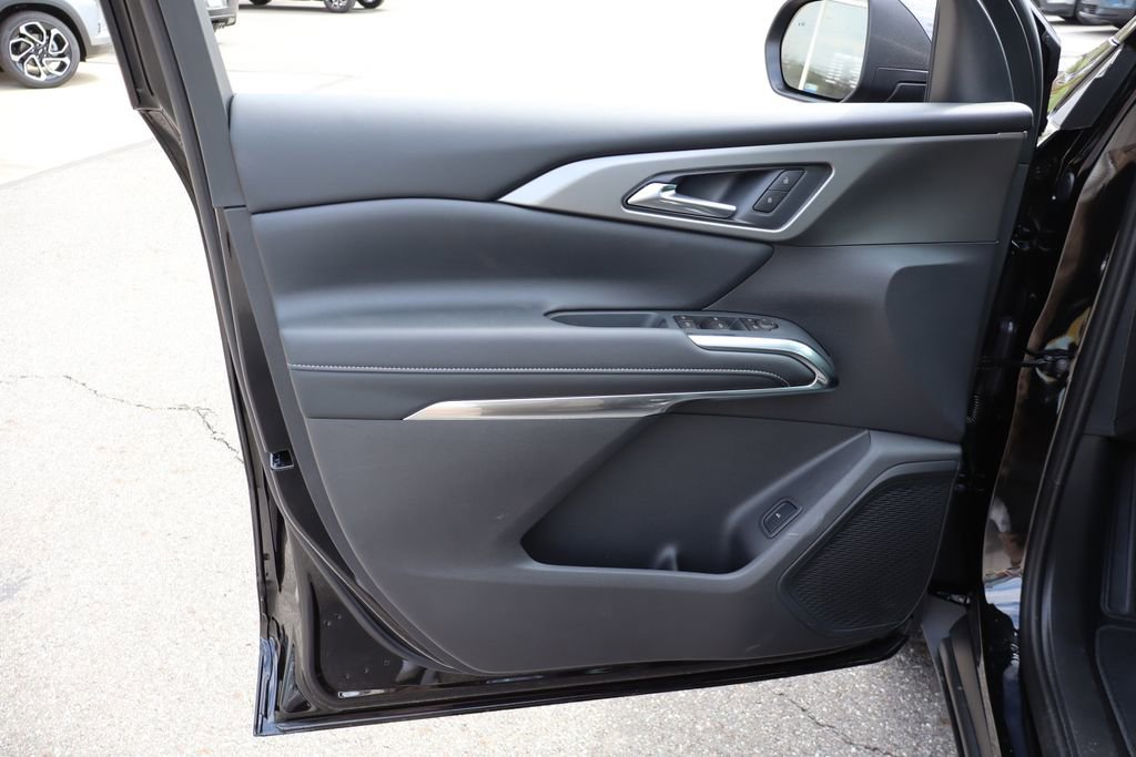 New 2026 Chevrolet Traverse LT FWD image 12