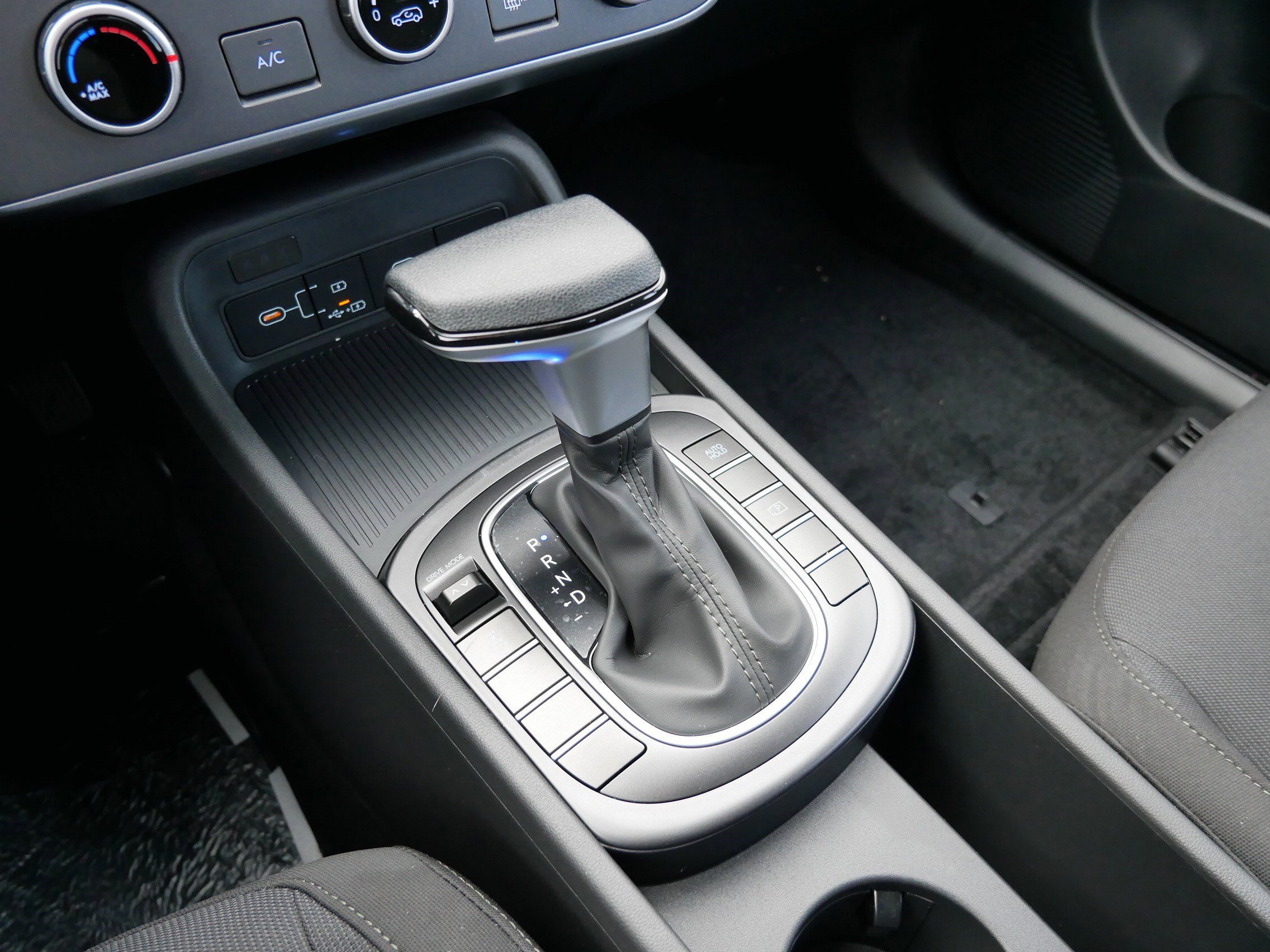 New 2026 Hyundai Kona SE image 16